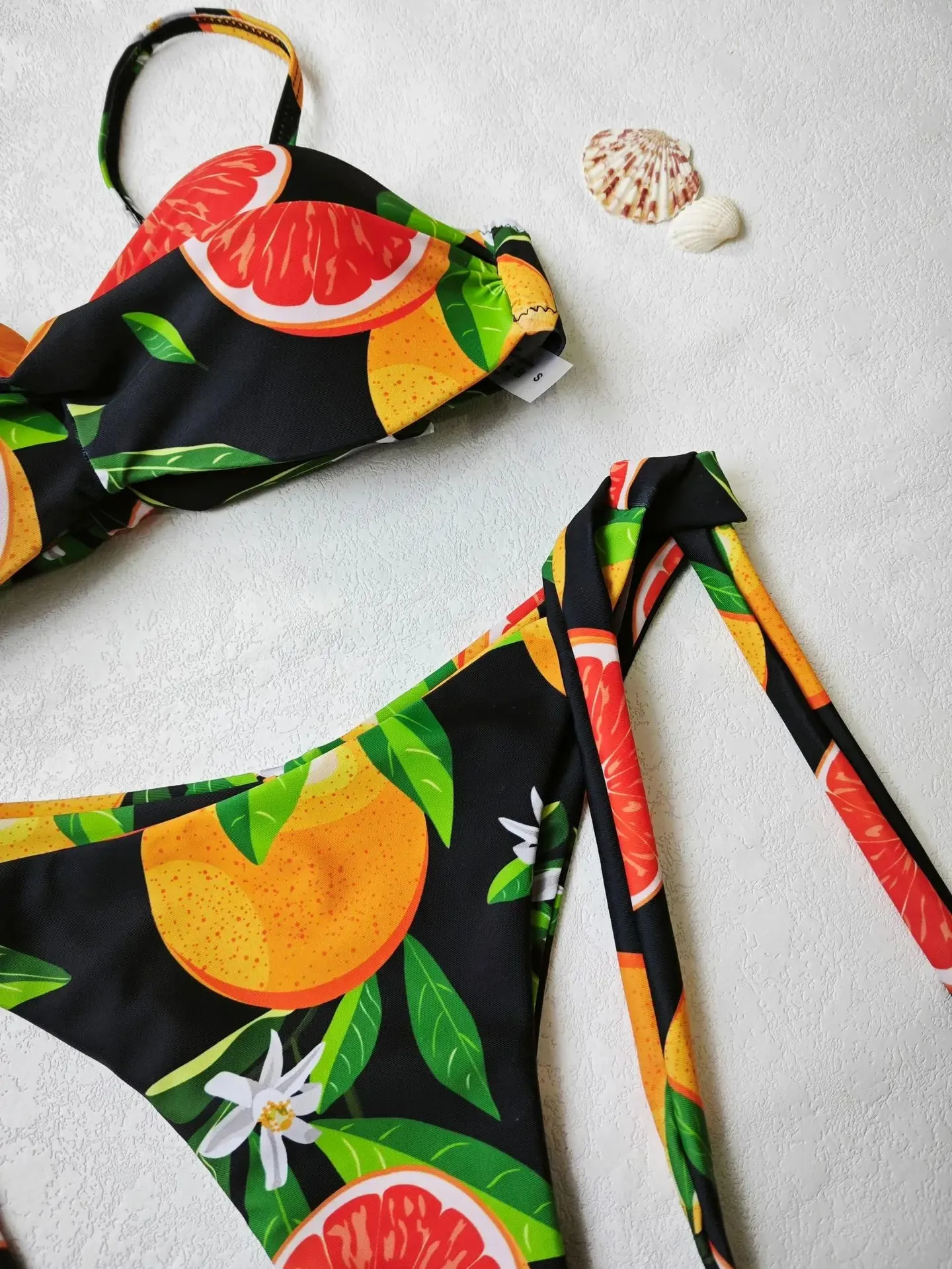 Sajiero Leaf Fruit Print Pushup Thong Bikini set